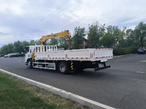 ГРУЗОВИК C КМУ ISUZU ELF NPR 190 л.с